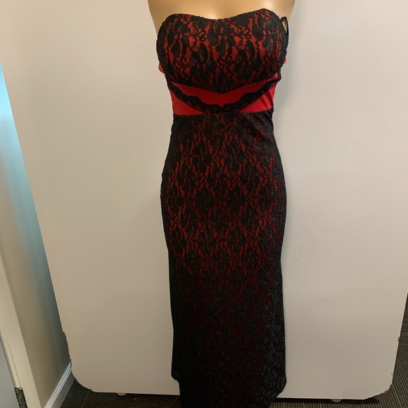 la scala Dresses & Skirts - Women junior black- red strapless lace bodycon maxi dress size (M)  sleeveless